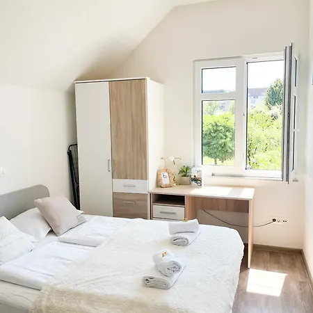 Anita's Appartement *